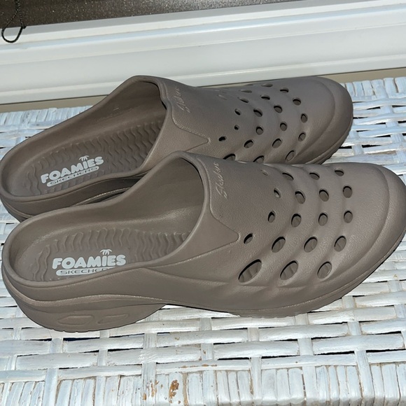 Sketchers Foamies Size 9 ( Sketchers run bit small) - Picture 1 of 6